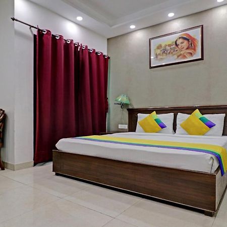 Itsy Hotels Hamlets Stay Noida Exteriör bild