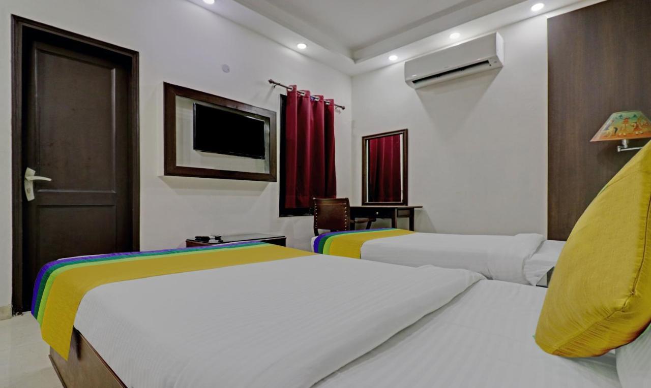 Itsy Hotels Hamlets Stay Noida Exteriör bild